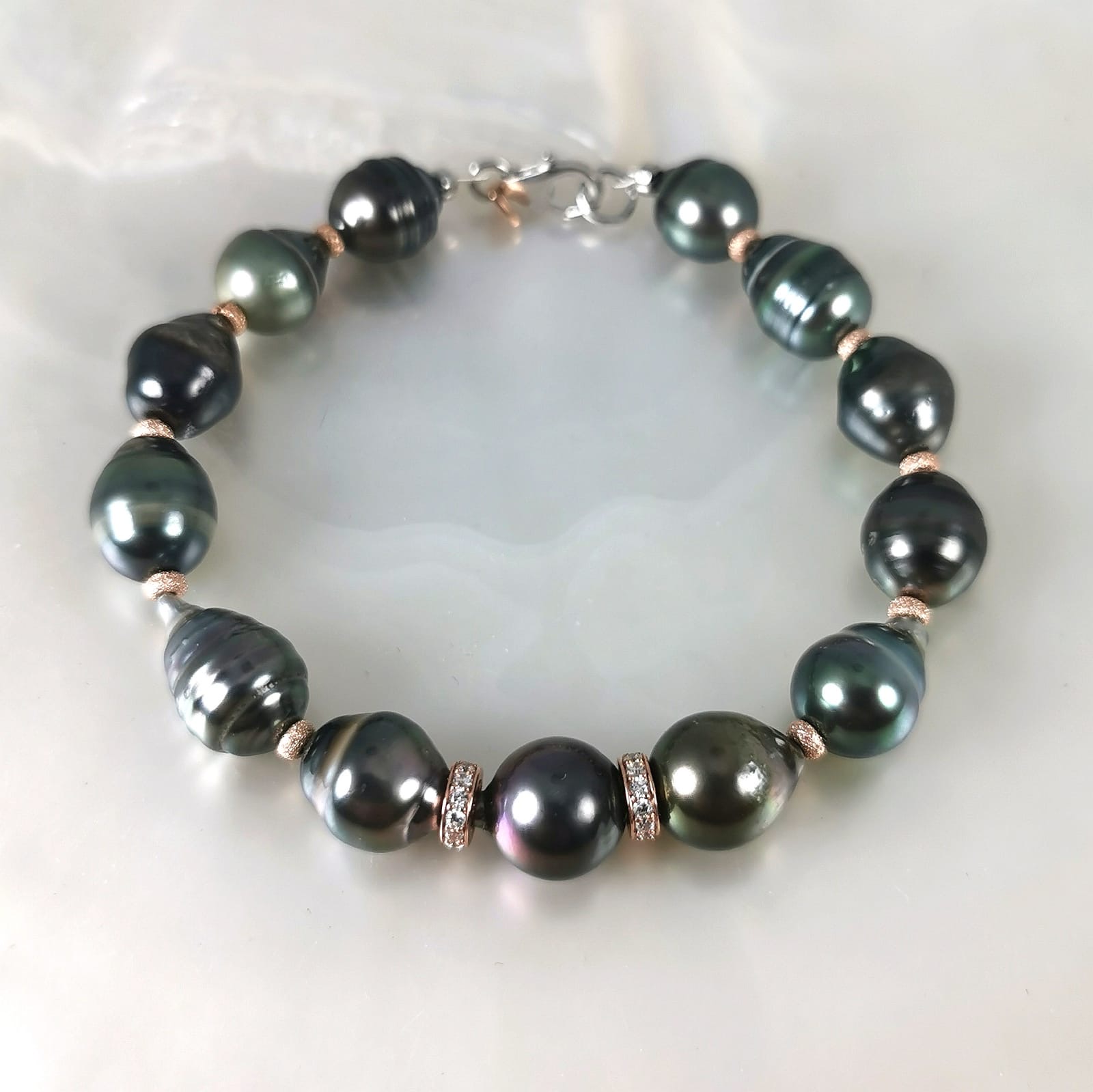 Perles noires de Tahiti bracelet rainbow en argent 925 et cubic zirconium Perles noires de Tahiti bijou bracelet